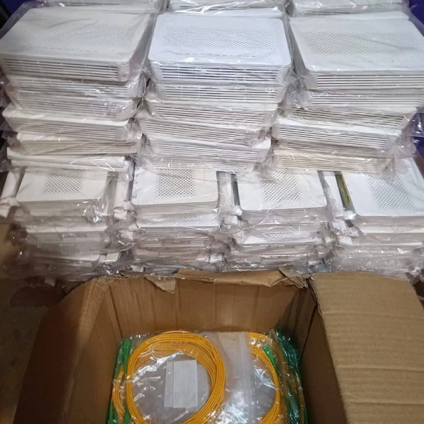 Equipos y routers preparados para entrega a técnicos instaladores