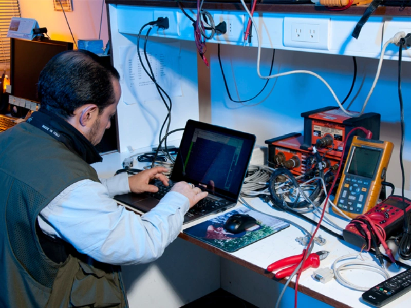 Tecnología aplicada a casilleros inteligentes con software, accesos y trazabilidad